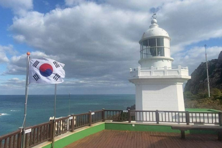 홍도 등대 여행 추천 - 메고지고