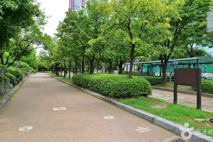 여의도공원 문화의마당 여행 추천 - 메고지고