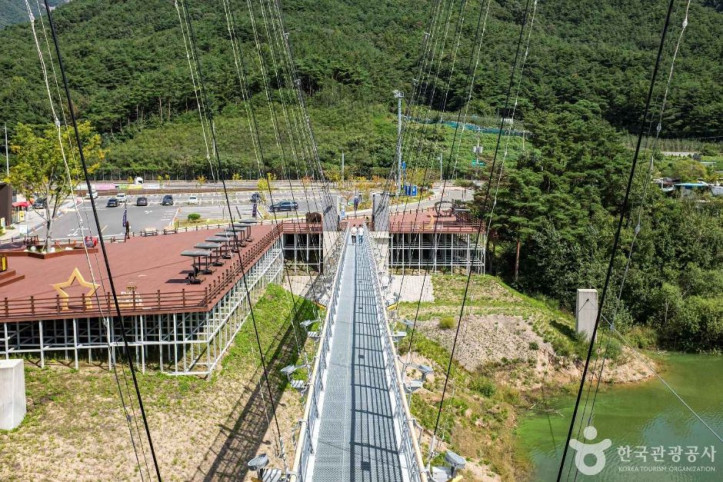 보현산댐 출렁다리 여행 추천 - 메고지고