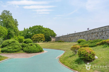 장안문(長安門) 여행 추천 - 메고지고