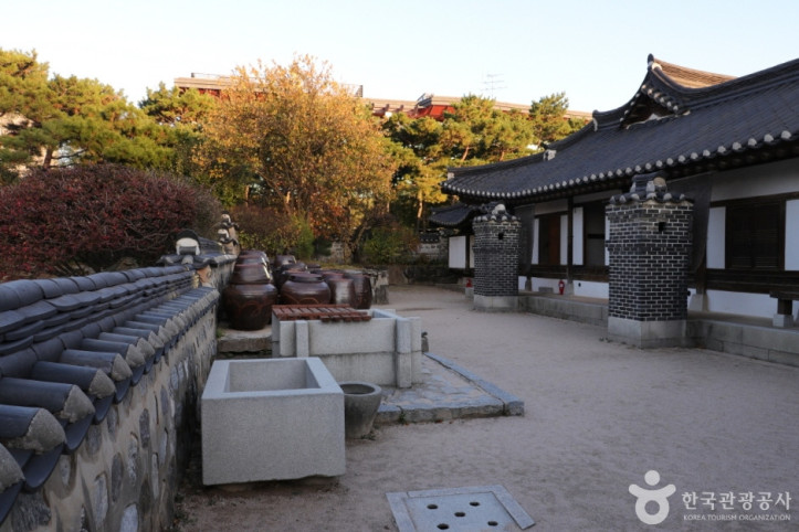 관훈동 민씨 가옥 (구 부마도위박영효가옥) 여행 추천 - 메고지고