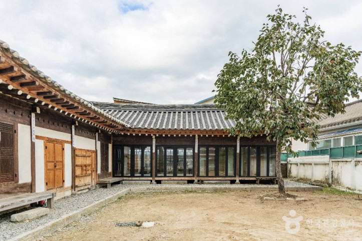 괴산군수 관사 여행 추천 - 메고지고
