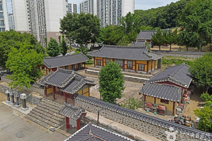 온양향교 여행 추천 - 메고지고
