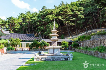 경주 남산 불곡 마애여래좌상 여행 추천 - 메고지고