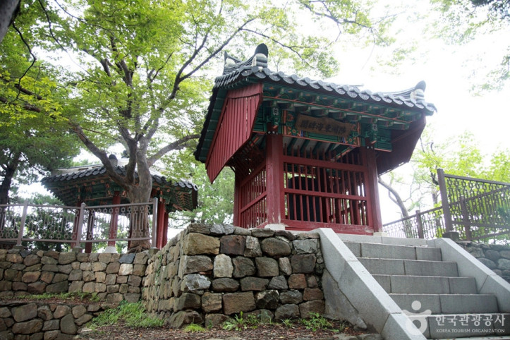 삼척 척주동해비 및 평수토찬비 여행 추천 - 메고지고