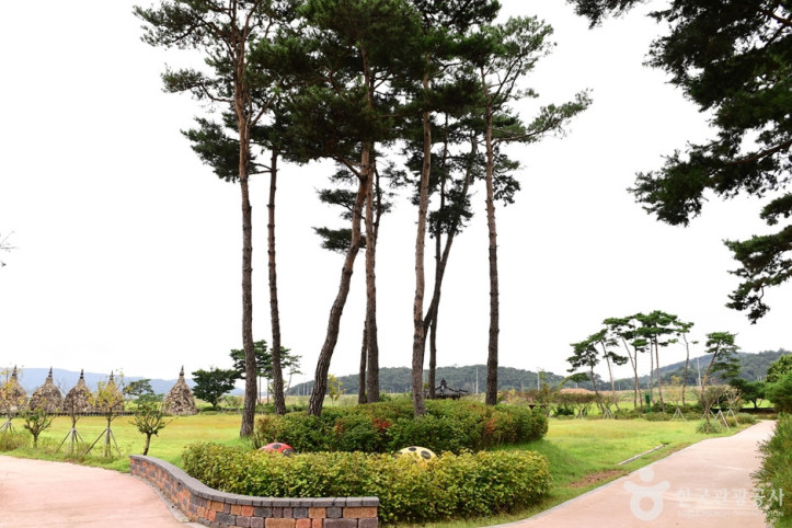 지내들옹기돌탑공원 여행 추천 - 메고지고