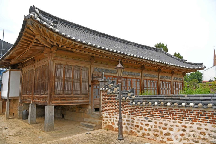 아산 윤보선 대통령 생가 여행 추천 - 메고지고