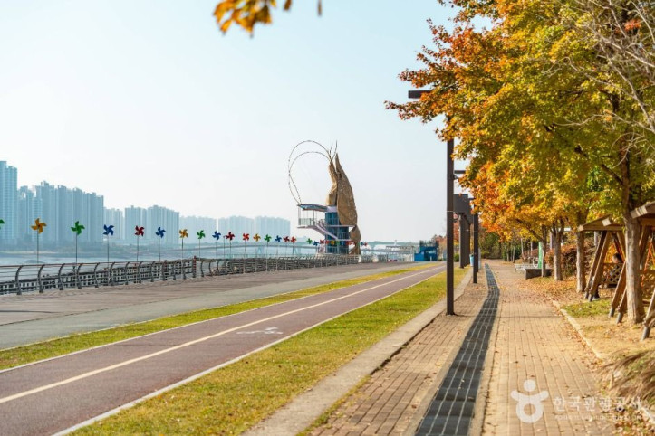 소래포구해오름광장 여행 추천 - 메고지고