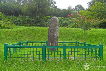 산동리 남근석 여행 추천 - 메고지고
