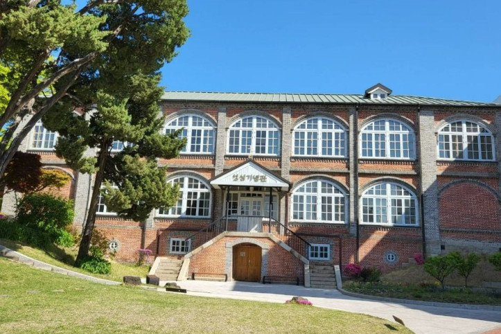 옛 용산신학교와 원효로 예수성심성당 여행 추천 - 메고지고