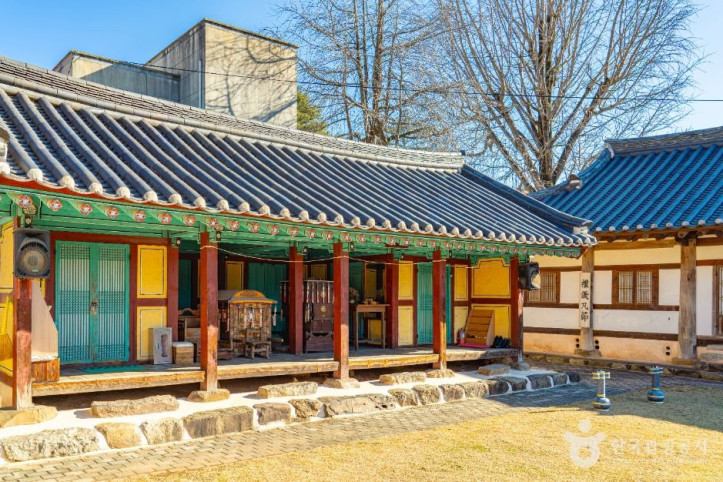 무주향교 여행 추천 - 메고지고