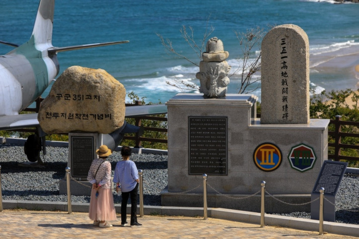 고성 통일전망타워 여행 추천 - 메고지고