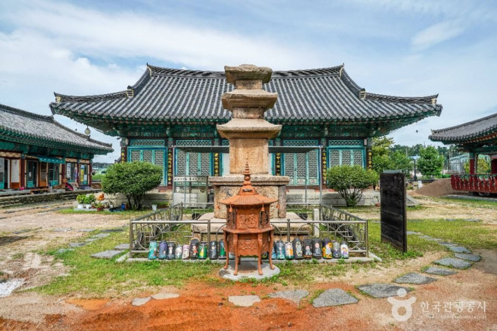 영천 신월리 삼층석탑 여행 추천 - 메고지고