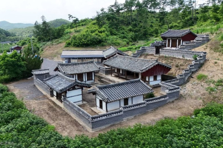 덕강서원 여행 추천 - 메고지고