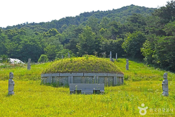 진천 이영남 묘소 여행 추천 - 메고지고