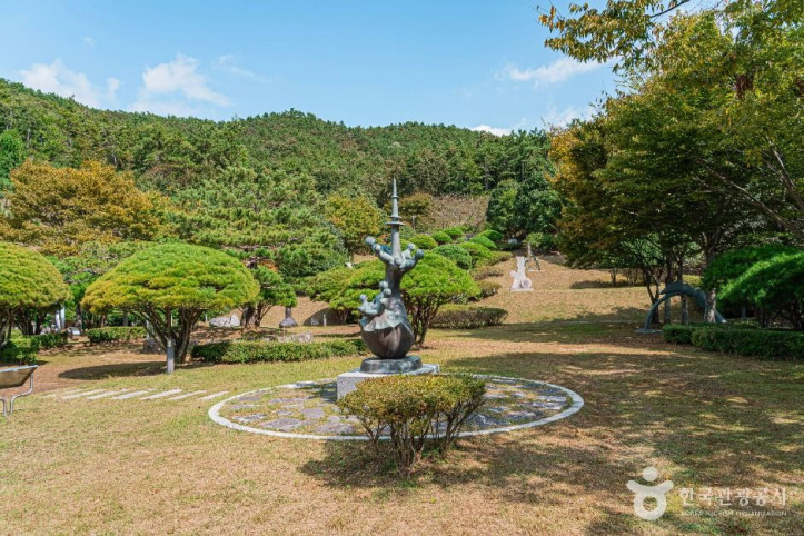 땅끝조각공원 여행 추천 - 메고지고