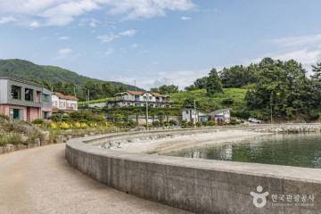남해 지족갯마을 여행 추천 - 메고지고