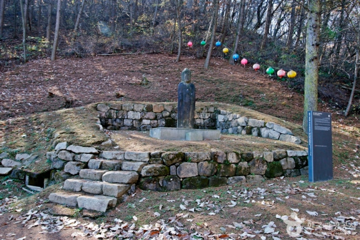 충주 강천리 석조여래입상 여행 추천 - 메고지고