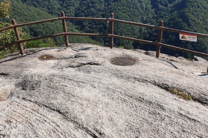 새인봉 (무등산권 국가지질공원) 여행 추천 - 메고지고