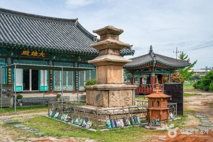 영천 신월리 삼층석탑 여행 추천 - 메고지고