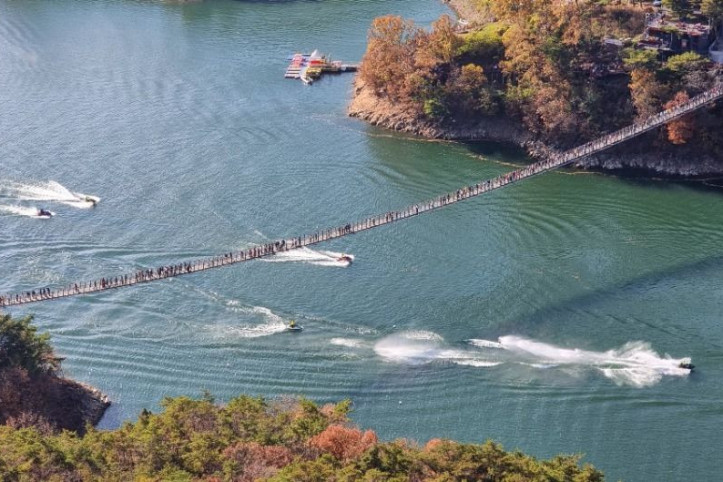 제천 옥순봉 출렁다리 여행 추천 - 메고지고