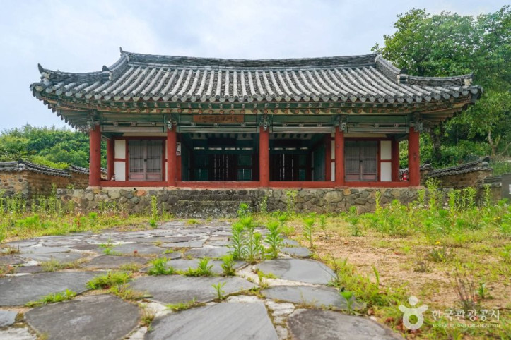 장목진객사 여행 추천 - 메고지고