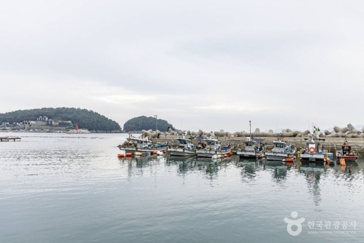 선구몽돌해변 여행 추천 - 메고지고