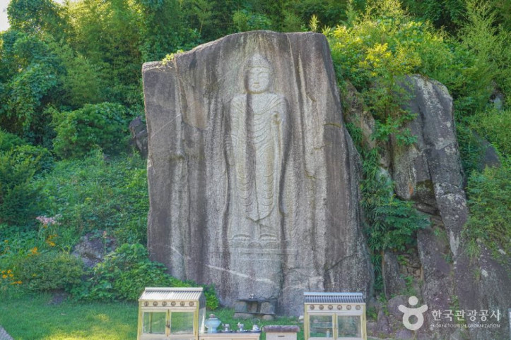 함양 덕전리 마애여래입상(덕전리 마애불상) 여행 추천 - 메고지고