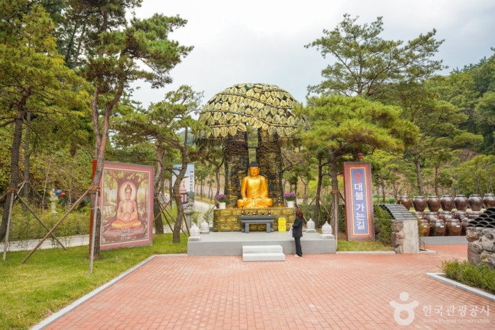 만불사(영천) 여행 추천 - 메고지고