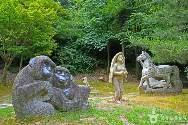 봉학골산림욕장 여행 추천 - 메고지고