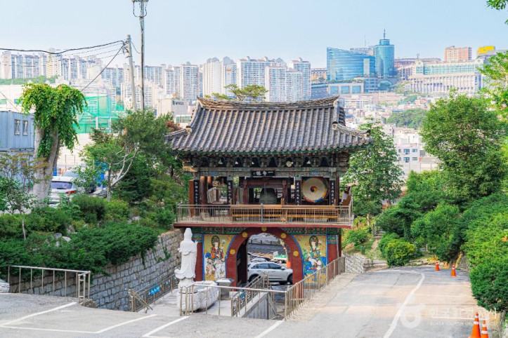 봉국사(서울) 여행 추천 - 메고지고