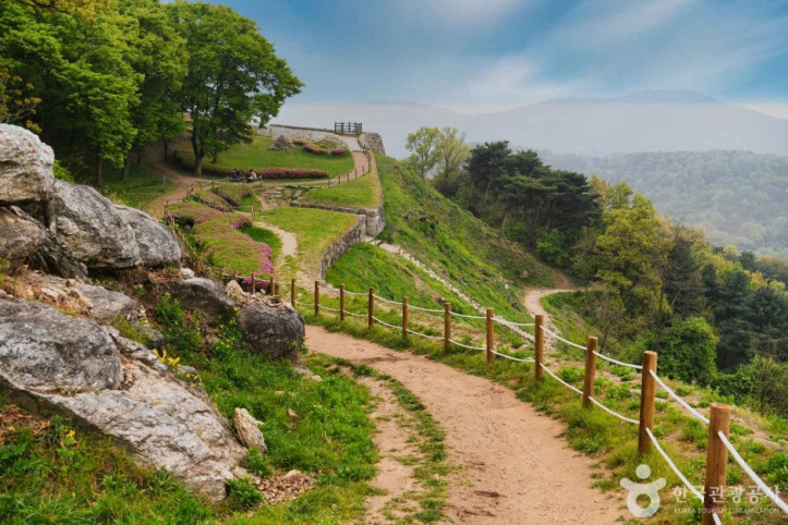 오산 독산성과 세마대지 여행 추천 - 메고지고