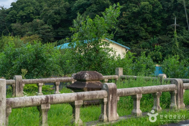 원주 부흥사지 석탑재 여행 추천 - 메고지고