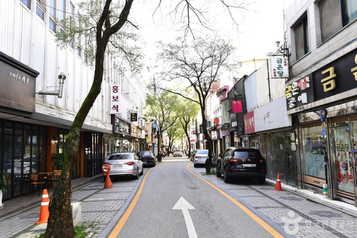 웨딩의 거리 여행 추천 - 메고지고