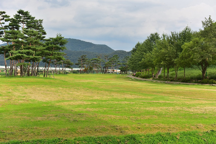 밀양강둔치 여행 추천 - 메고지고