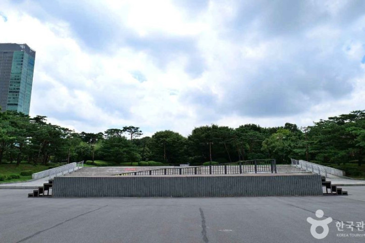 여의도공원 문화의마당 여행 추천 - 메고지고