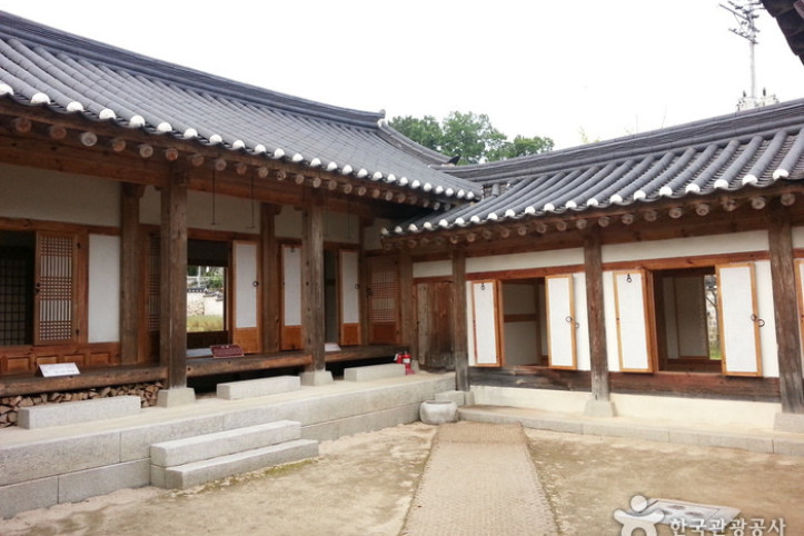 옥천 육영수 생가 여행 추천 - 메고지고