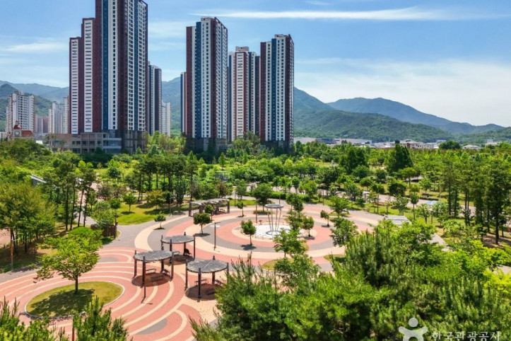 테크노폴리스중앙공원 여행 추천 - 메고지고