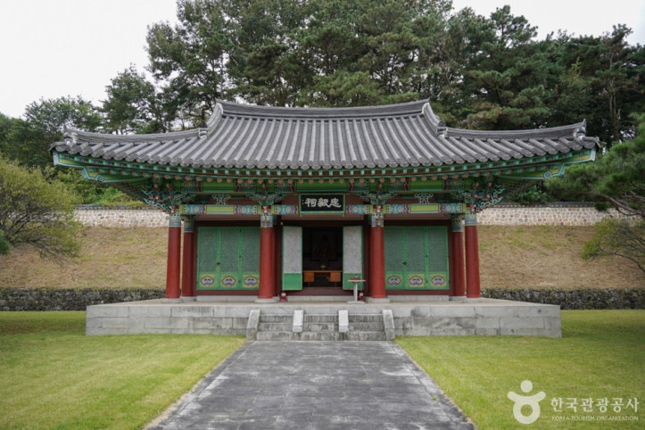 정기룡장군유적지(충의사) 여행 추천 - 메고지고