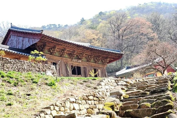 화암사(완주) 여행 추천 - 메고지고