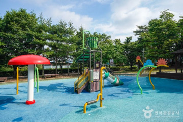 구암서원 여행 추천 - 메고지고