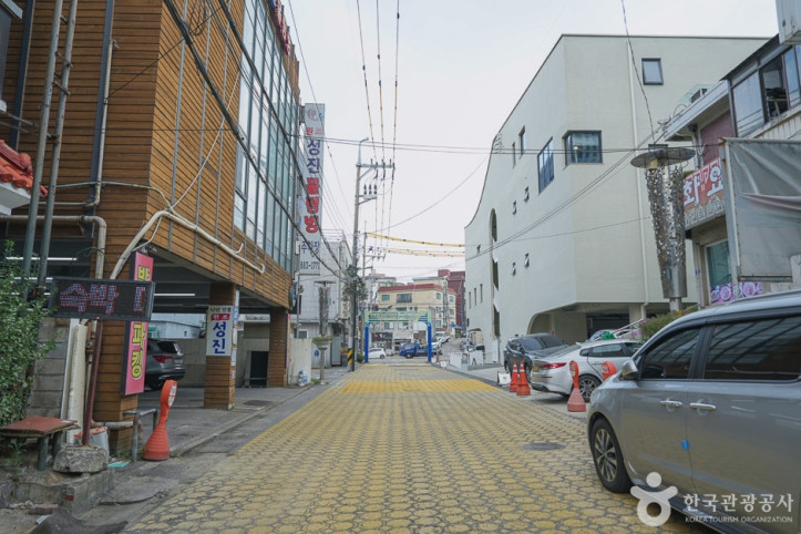물텀벙 특화음식거리 여행 추천 - 메고지고