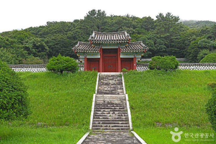 충무사(고흥) 여행 추천 - 메고지고