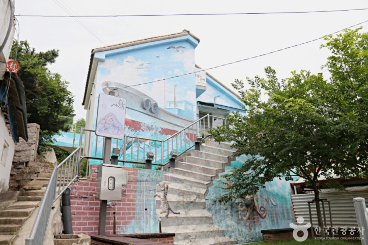 군산 말랭이마을 여행 추천 - 메고지고
