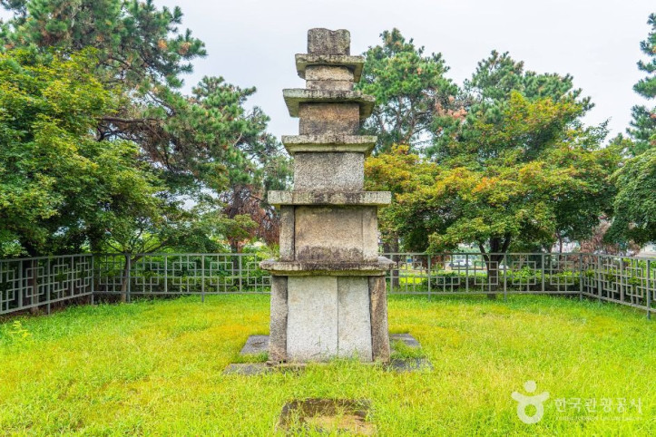 안성도기동삼층석탑 여행 추천 - 메고지고