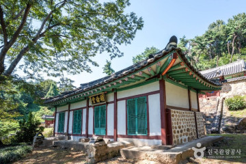 만기사 철조여래좌상 여행 추천 - 메고지고