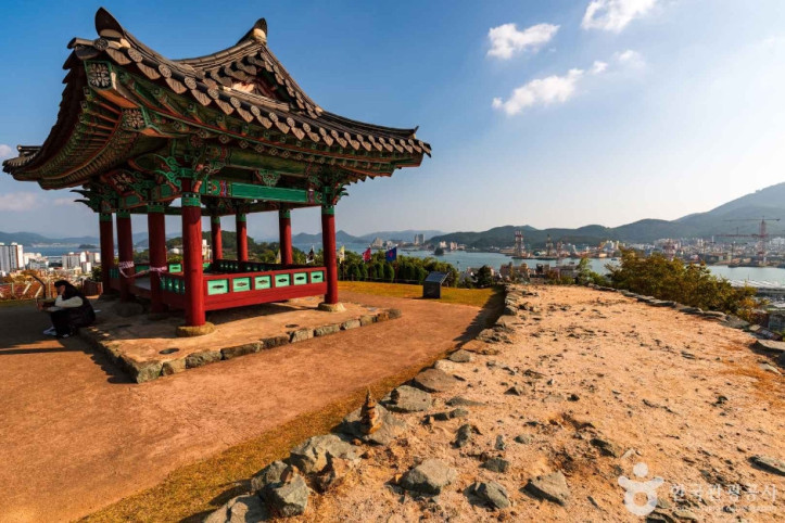 서피랑 마을 여행 추천 - 메고지고