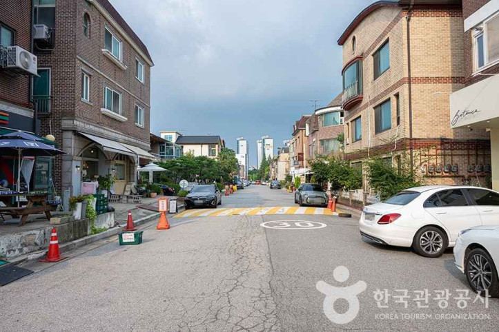 앤티크거리 보넷길 여행 추천 - 메고지고