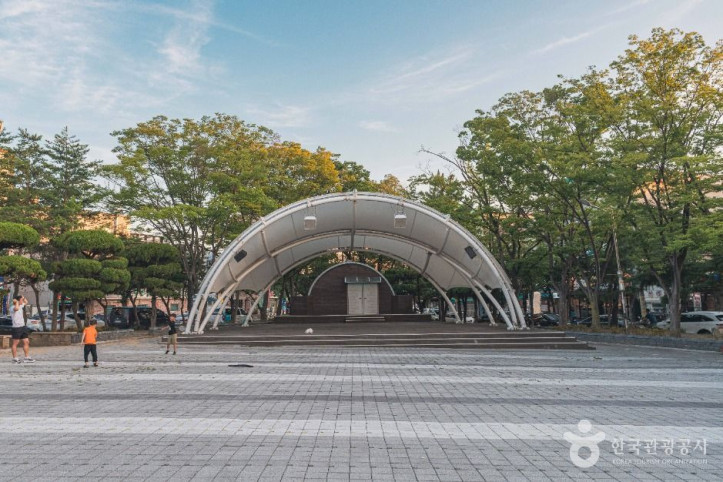 덕신소공원 여행 추천 - 메고지고