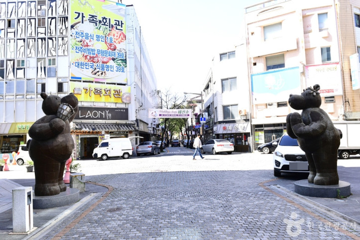 웨딩의 거리 여행 추천 - 메고지고